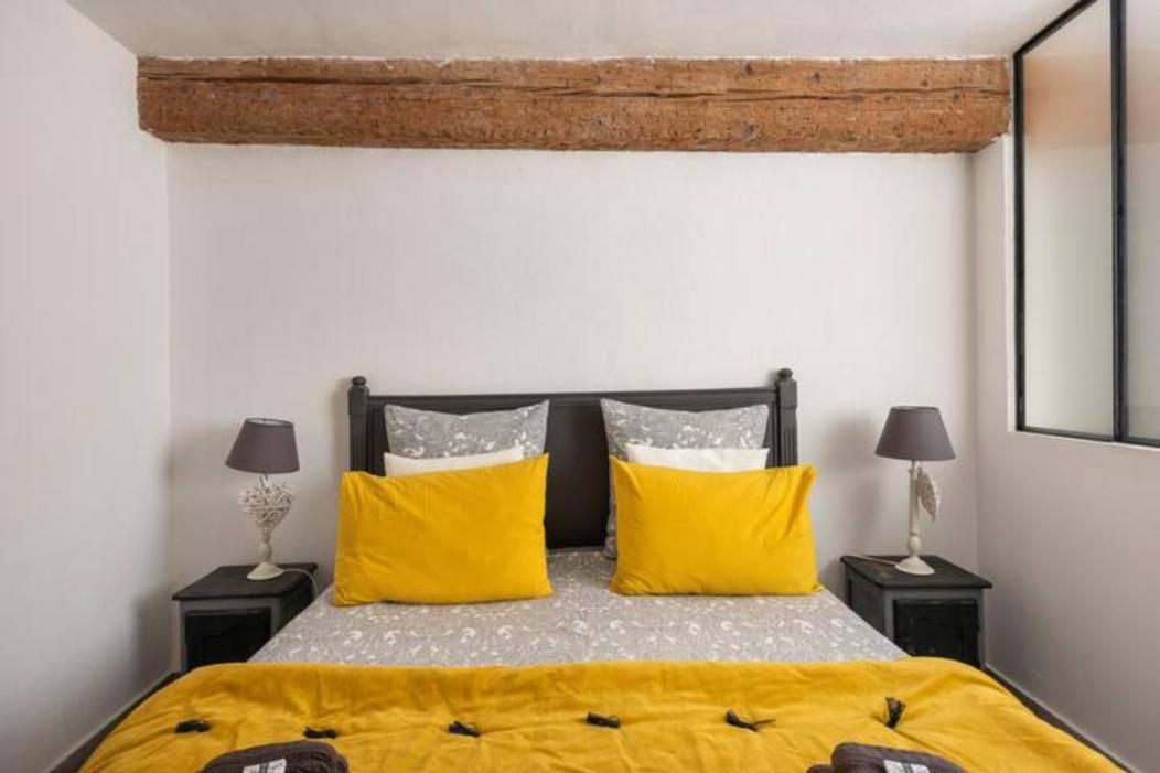 La Tour 1 Appartement Au Coeur Du Centre Ville ลีล-ซูร์-ลา-ซอร์ก ภายนอก รูปภาพ