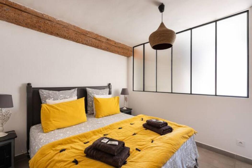 La Tour 1 Appartement Au Coeur Du Centre Ville ลีล-ซูร์-ลา-ซอร์ก ภายนอก รูปภาพ