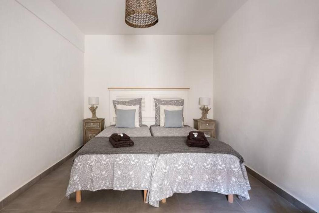 La Tour 1 Appartement Au Coeur Du Centre Ville ลีล-ซูร์-ลา-ซอร์ก ภายนอก รูปภาพ