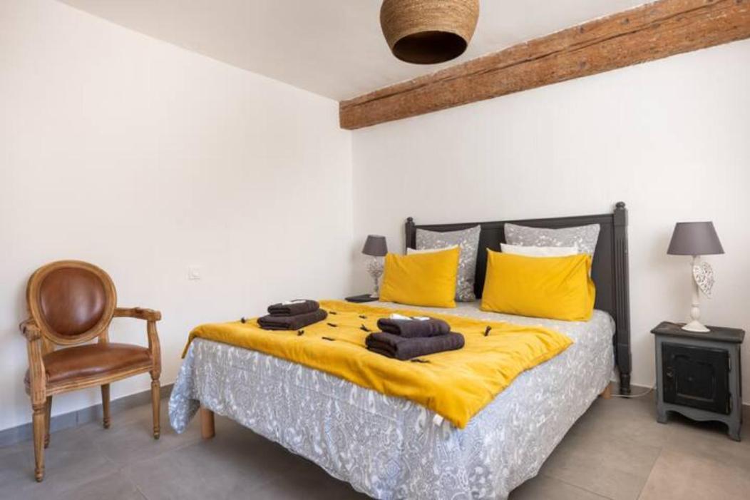 La Tour 1 Appartement Au Coeur Du Centre Ville ลีล-ซูร์-ลา-ซอร์ก ภายนอก รูปภาพ