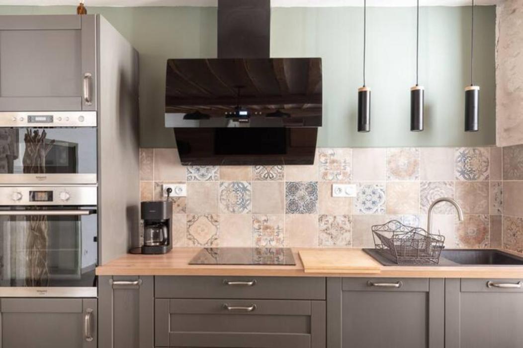 La Tour 1 Appartement Au Coeur Du Centre Ville ลีล-ซูร์-ลา-ซอร์ก ภายนอก รูปภาพ